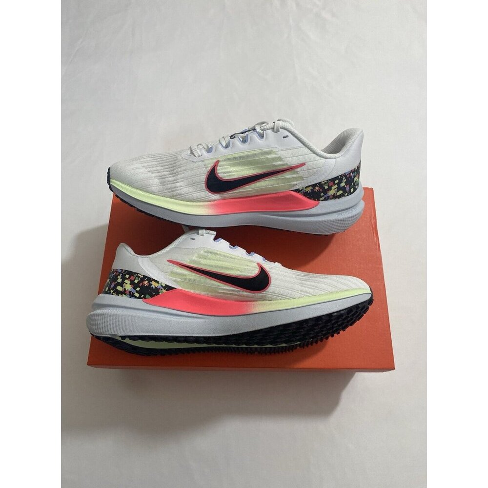 New Women’s Size 9.5 White Nike Air Winflo 9 Running Shoes FD0880 100 - Picture 4 of 10